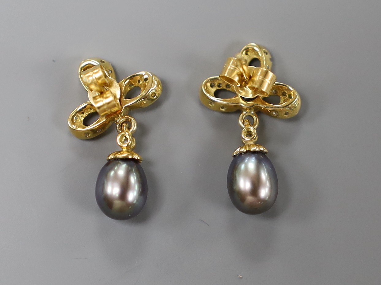 A modern pair of 750 yellow metal, Tahitian cultured pearl and diamond set drop earrings, 20mm, gross weight 3.7 grams.